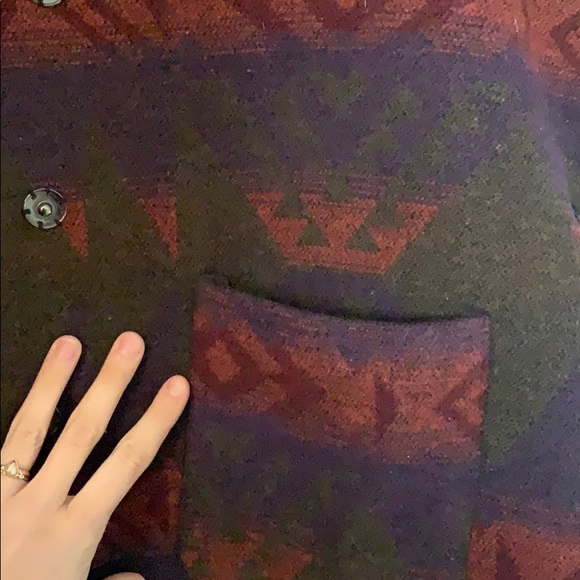 Aztec button cape - Picture 2 of 3